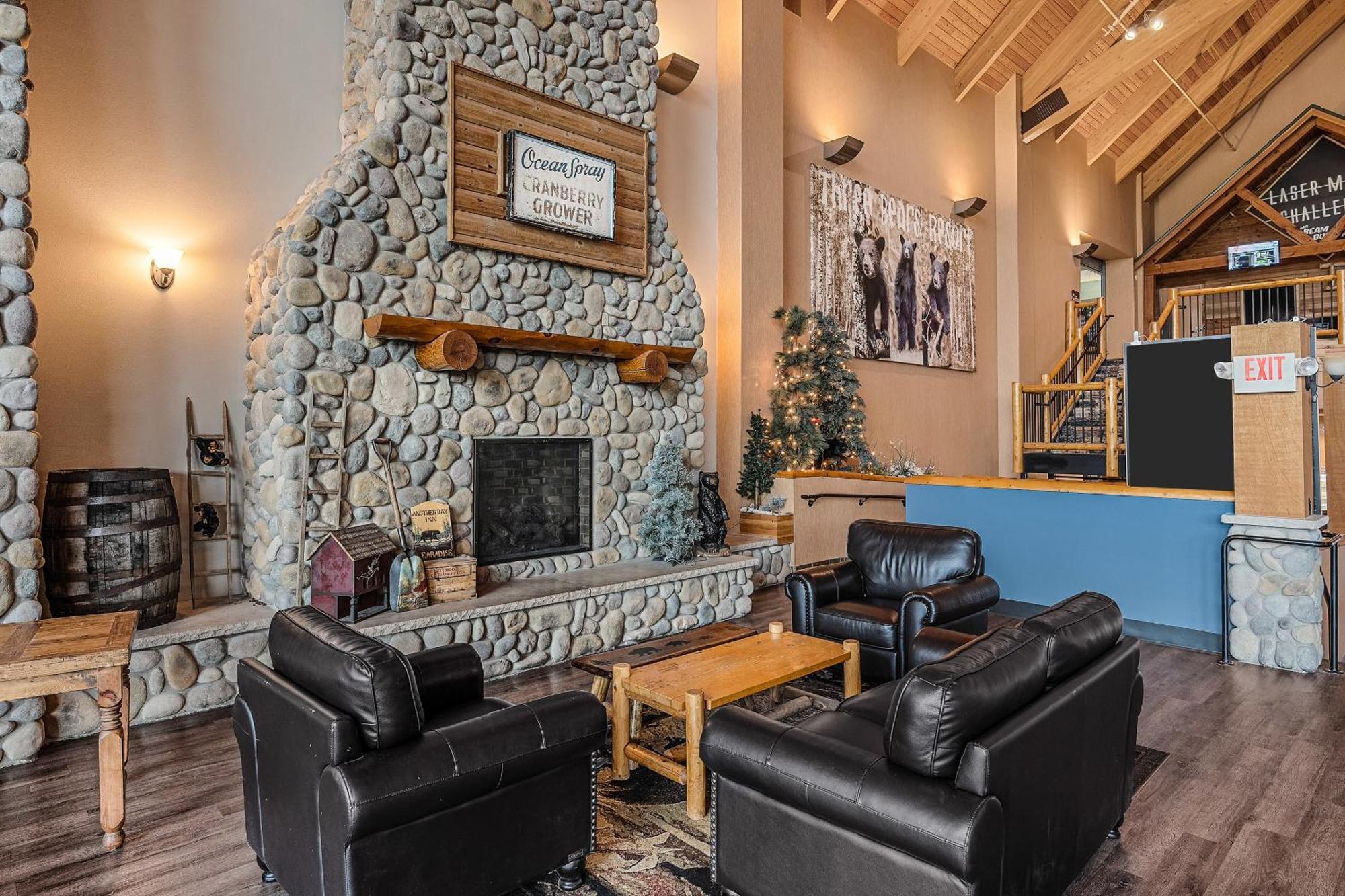 Three Bears Resort Waterpark Near Tomah Ascend Collection Warrens Exterior photo