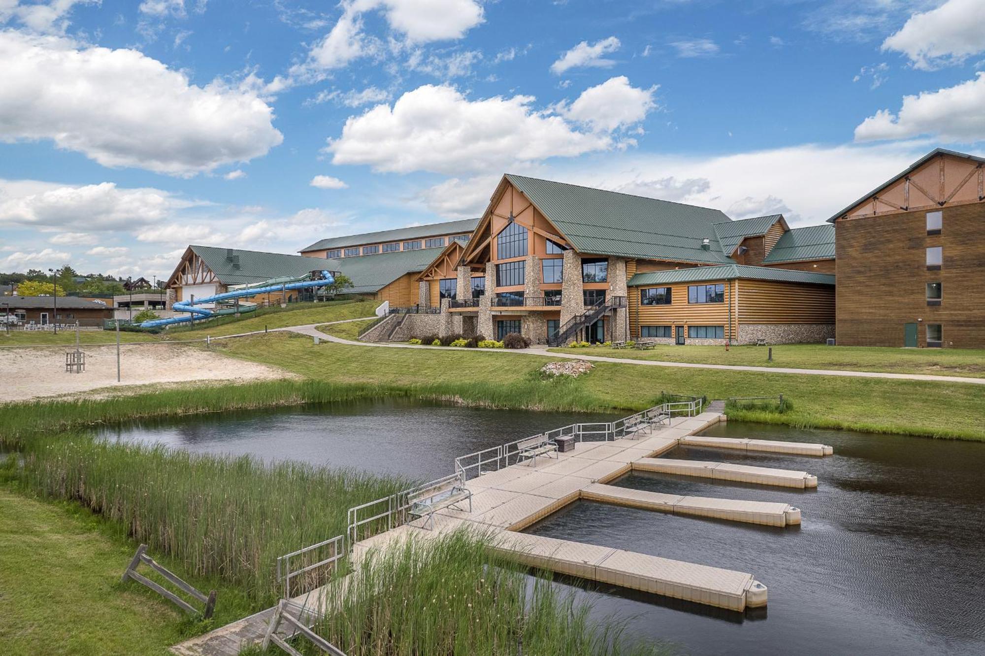Three Bears Resort Waterpark Near Tomah Ascend Collection Warrens Exterior photo